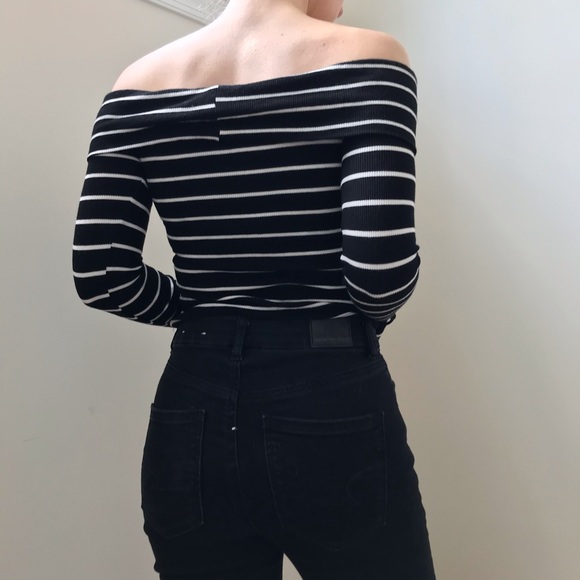 Forever21 off-shoulder top! - Picture 3 of 5